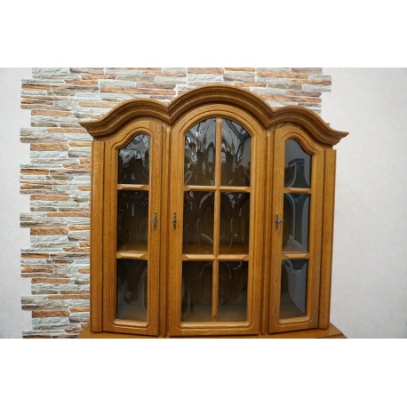 WITRYNA  Z KOMODĄ DĘBOWA  NA COKOLE  szer. 135 cm