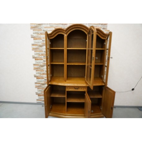 WITRYNA  Z KOMODĄ DĘBOWA  NA COKOLE  szer. 135 cm