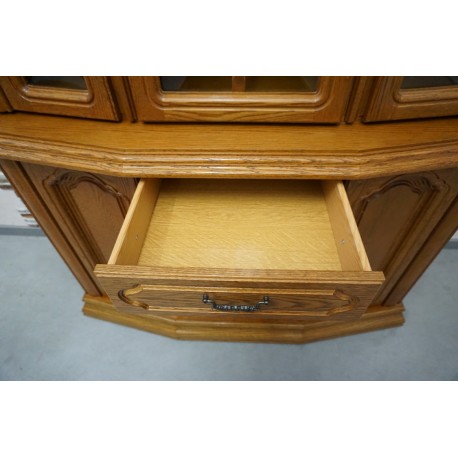 WITRYNA  Z KOMODĄ DĘBOWA  NA COKOLE  szer. 135 cm