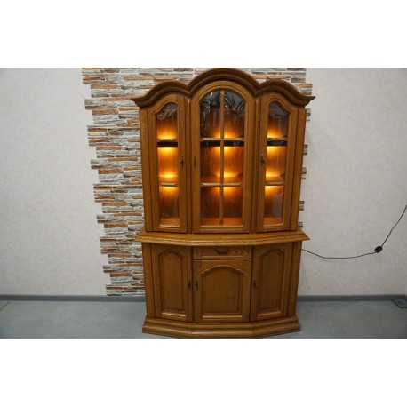 WITRYNA  Z KOMODĄ DĘBOWA  NA COKOLE  szer. 135 cm