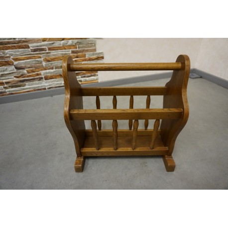 GAZETNIK DĘBOWY NA GAZETY LUB CZASOPISMA