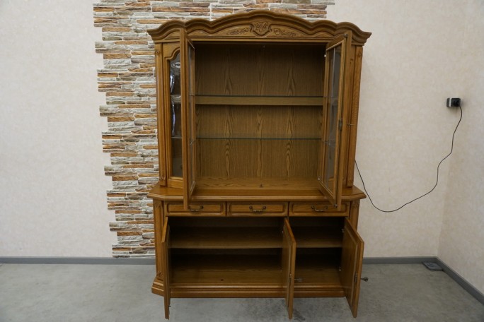 WITRYNA Z KOMODĄ PODŚWIETLANA SZER. 158 CM