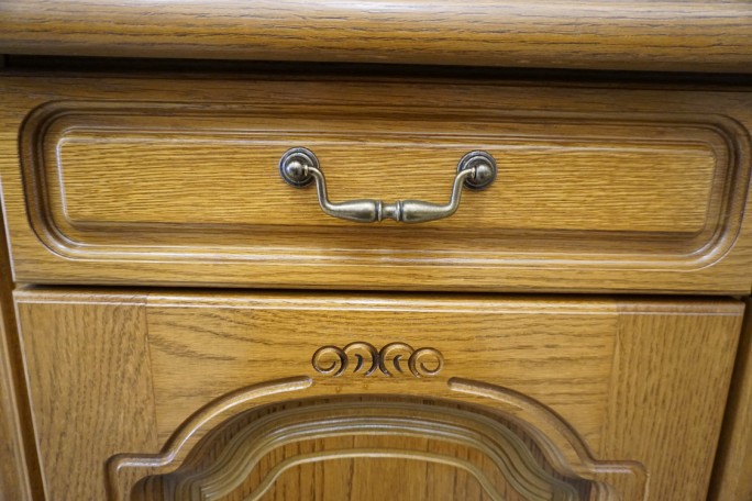 WITRYNA Z KOMODĄ PODŚWIETLANA SZER. 158 CM