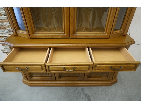 WITRYNA Z KOMODĄ PODŚWIETLANA SZER. 158 CM