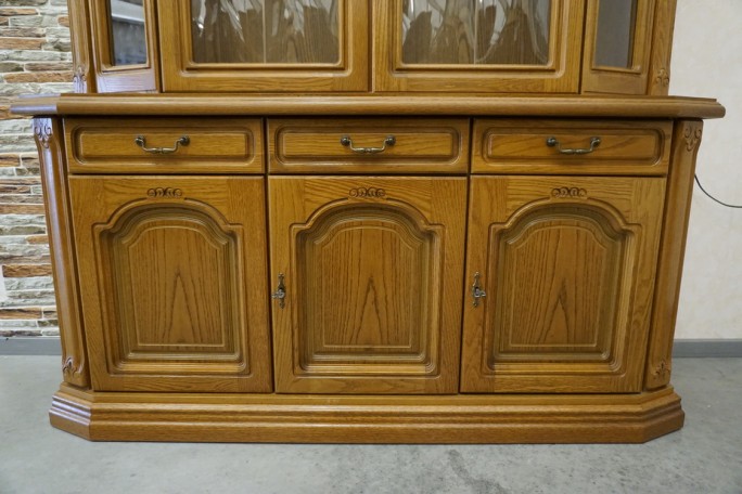 WITRYNA Z KOMODĄ PODŚWIETLANA SZER. 158 CM