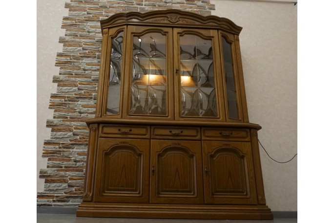 WITRYNA Z KOMODĄ PODŚWIETLANA SZER. 158 CM