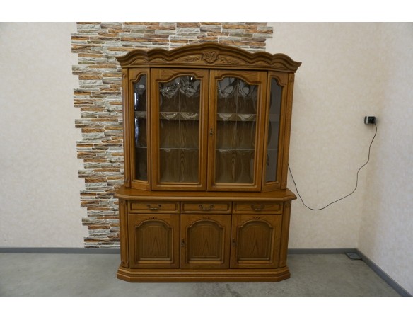 WITRYNA Z KOMODĄ PODŚWIETLANA SZER. 158 CM