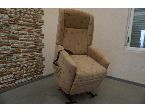 FOTEL GERIATRYCZNY ELEKTRYCZNY Z FUNKCJA POMOCY WSTAWANIA 3w1