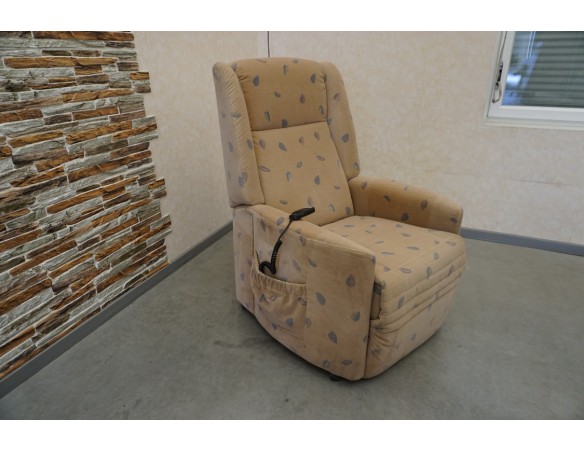 FOTEL GERIATRYCZNY ELEKTRYCZNY Z FUNKCJA POMOCY WSTAWANIA 3w1