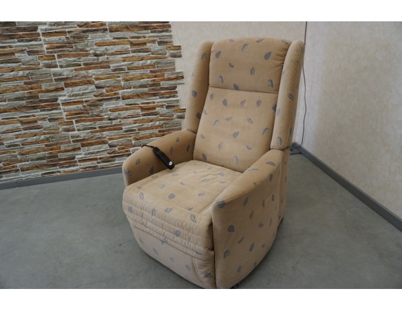 FOTEL GERIATRYCZNY ELEKTRYCZNY Z FUNKCJA POMOCY WSTAWANIA 3w1