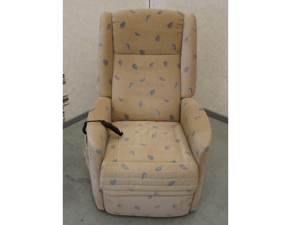 FOTEL GERIATRYCZNY ELEKTRYCZNY Z FUNKCJA POMOCY WSTAWANIA 3w1