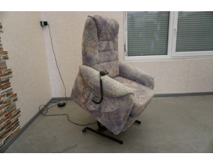 FOTEL GERIATRYCZNY ELEKTR+ FUNKCJA POMOCY WSTAWANIA PILOT 3w1