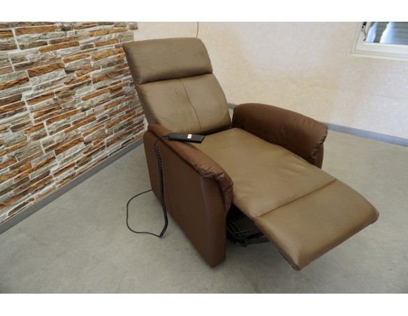 FOTEL GERIATRYCZNY ELEKTRYCZNY Z FUNKCJA POMOCY WSTAWANIA 3w1