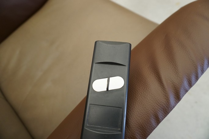 FOTEL GERIATRYCZNY ELEKTRYCZNY Z FUNKCJA POMOCY...