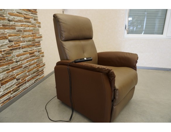 FOTEL GERIATRYCZNY ELEKTRYCZNY Z FUNKCJA POMOCY WSTAWANIA 3w1