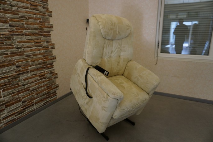 FOTEL GERIATRYCZNY JASNY + FUNKCJA POMOCY...