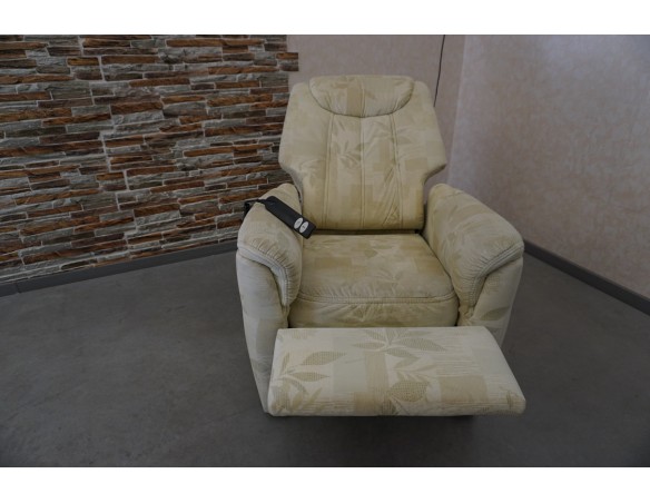 FOTEL GERIATRYCZNY JASNY + FUNKCJA POMOCY WSTAWANIA PILOT 3w1