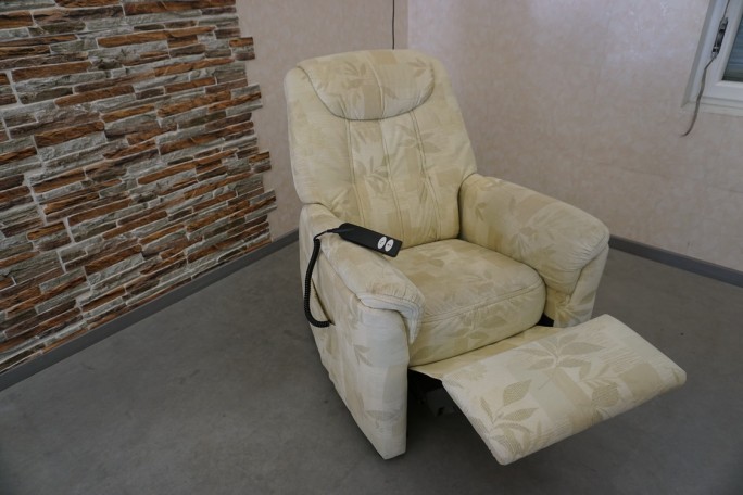 FOTEL GERIATRYCZNY JASNY + FUNKCJA POMOCY...