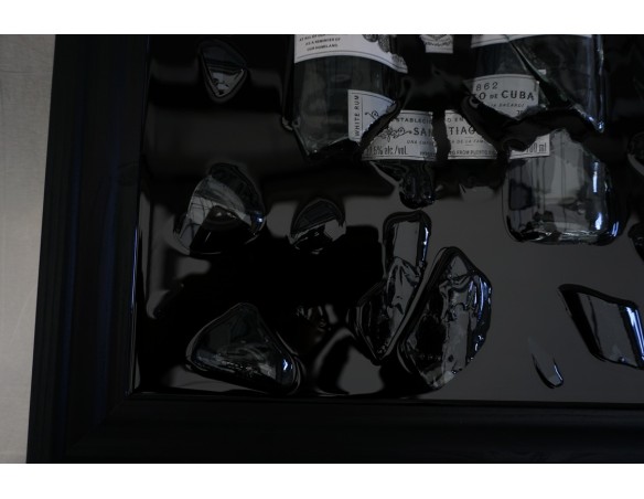 BUTELKA BACARDI W DREWNIANEJ RAMIE