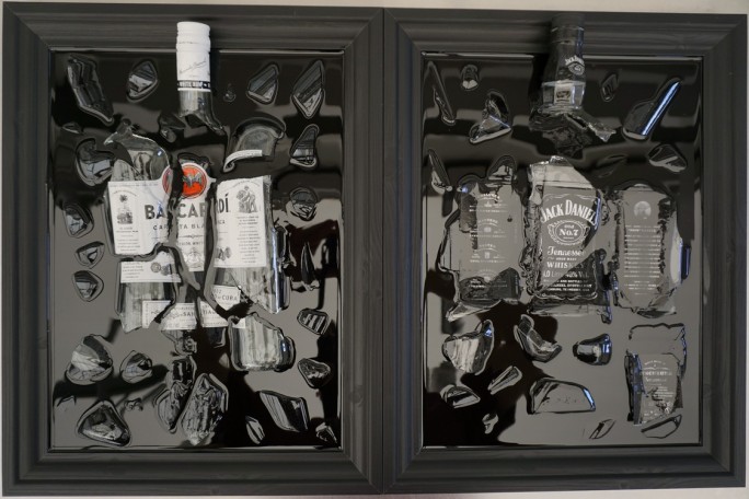 BUTELKA BACARDI W DREWNIANEJ RAMIE