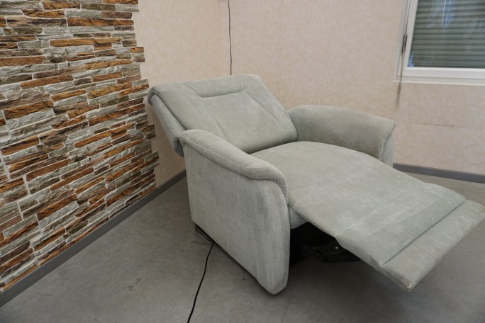 FOTEL ELEKTRYCZNY FUNKCJA POMOCY WSTAWANIA DUŻY...