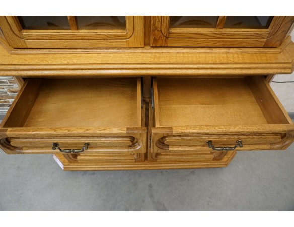 WITRYNA Z KOMODĄ PODŚWIETLANA SZER. 120 CM