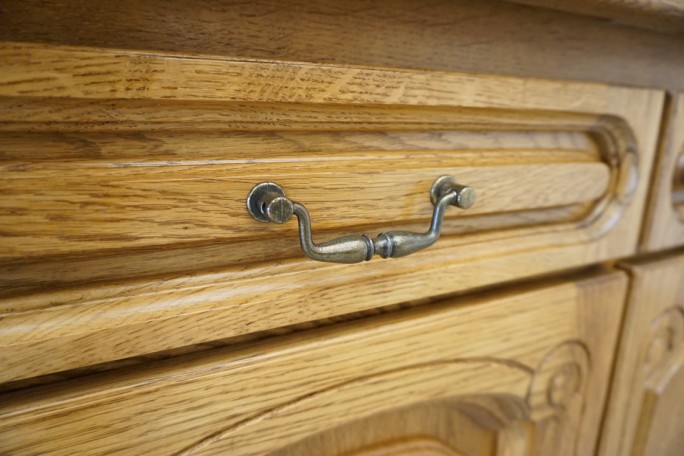 WITRYNA Z KOMODĄ PODŚWIETLANA SZER. 120 CM