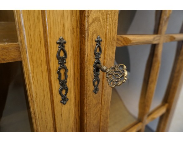 WITRYNA Z KOMODĄ PODŚWIETLANA SZER. 120 CM