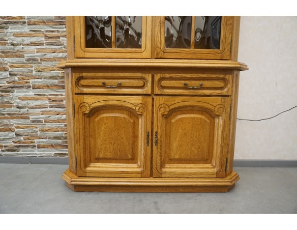 WITRYNA Z KOMODĄ PODŚWIETLANA SZER. 120 CM