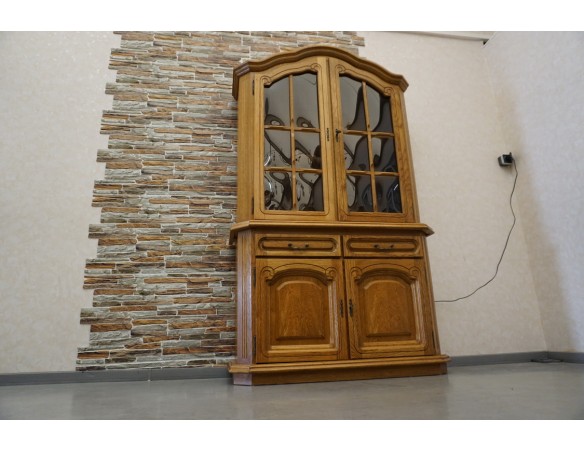 WITRYNA Z KOMODĄ PODŚWIETLANA SZER. 120 CM