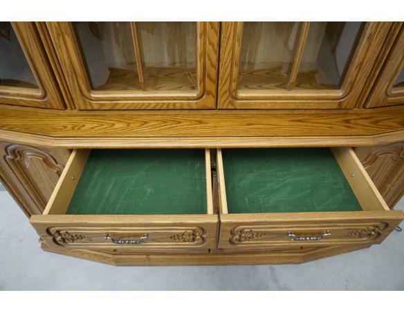 WITRYNA DĘBOWA Z KOMODĄ PODŚWIETLANA SZER. 177 CM