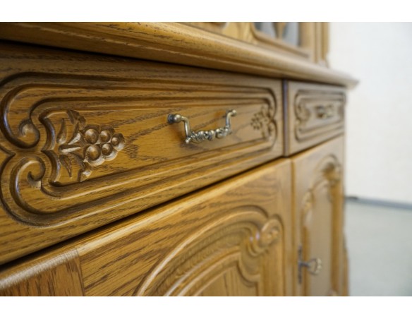 WITRYNA DĘBOWA Z KOMODĄ PODŚWIETLANA SZER. 177 CM