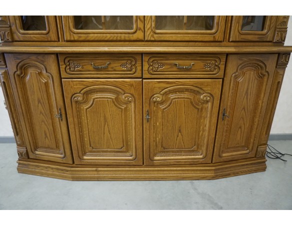 WITRYNA DĘBOWA Z KOMODĄ PODŚWIETLANA SZER. 177 CM