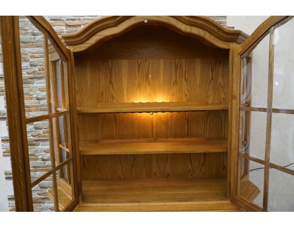 WITRYNA Z KOMODĄ DĘBOWA PODŚWIETLANA SZER. 155 CM