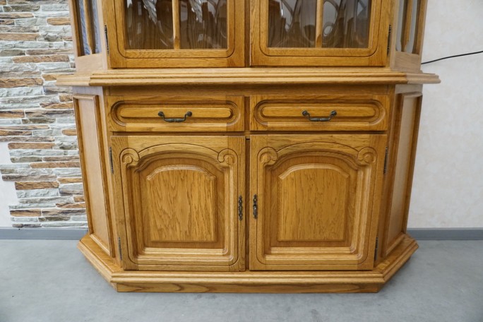 WITRYNA Z KOMODĄ DĘBOWA PODŚWIETLANA SZER. 155 CM