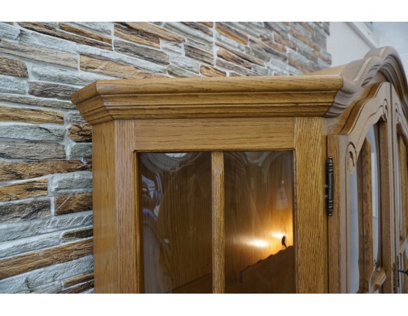 WITRYNA Z KOMODĄ DĘBOWA PODŚWIETLANA SZER. 155 CM