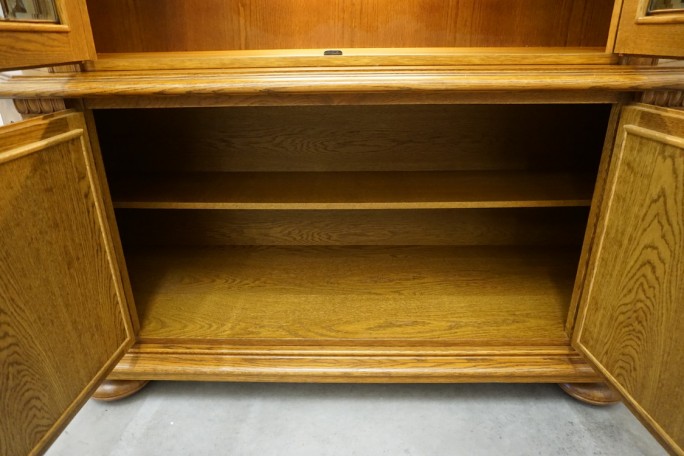 WITRYNA Z KOMODĄ PODŚWIETLANA SZER. 170 CM