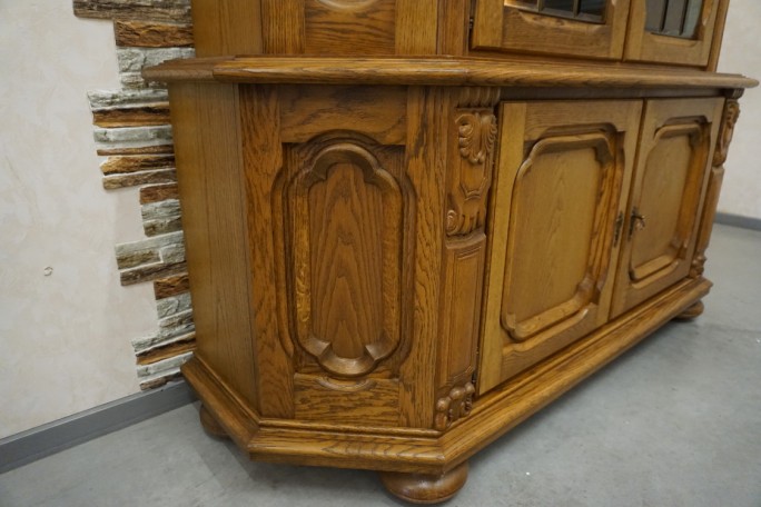 WITRYNA Z KOMODĄ PODŚWIETLANA SZER. 170 CM