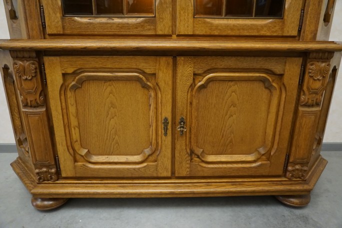 WITRYNA Z KOMODĄ PODŚWIETLANA SZER. 170 CM