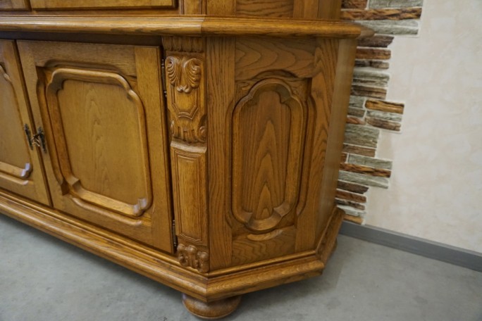 WITRYNA Z KOMODĄ PODŚWIETLANA SZER. 170 CM