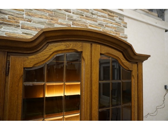 WITRYNA Z KOMODĄ PODŚWIETLANA SZER. 170 CM