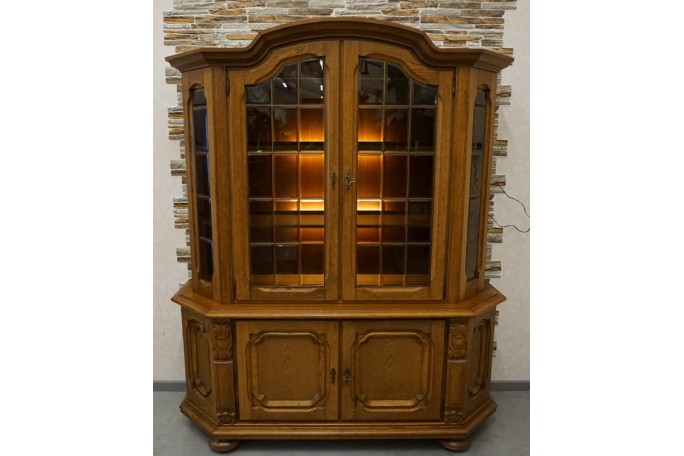 WITRYNA Z KOMODĄ PODŚWIETLANA SZER. 170 CM