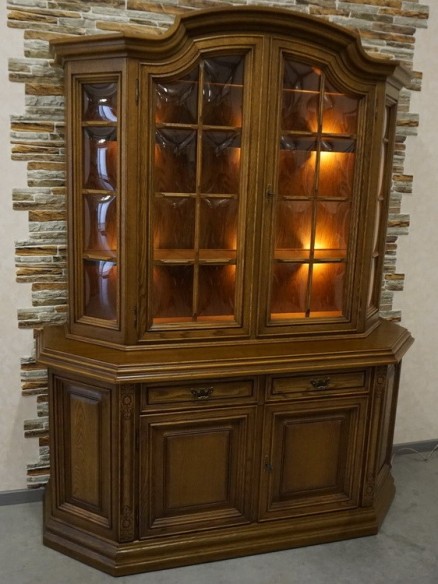 WITRYNA Z KOMODĄ PODŚWIETLANA 2 PÓŁKI SZER. 170 CM