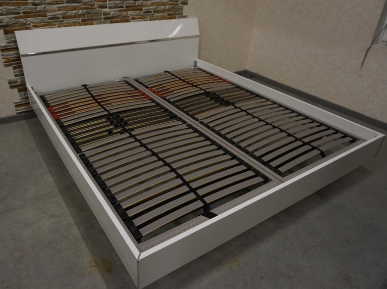 ŁÓŻKO DWUOSOBOWE BIAŁE WYSOKI POŁYSK + 2 STELAŻE 90x200