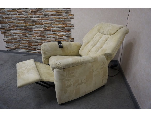 FOTEL ELEKTRYCZNY NA PILOTA MATERIAŁ JASNY FUNKCJA POMOCY WSTAWANIA 3w1