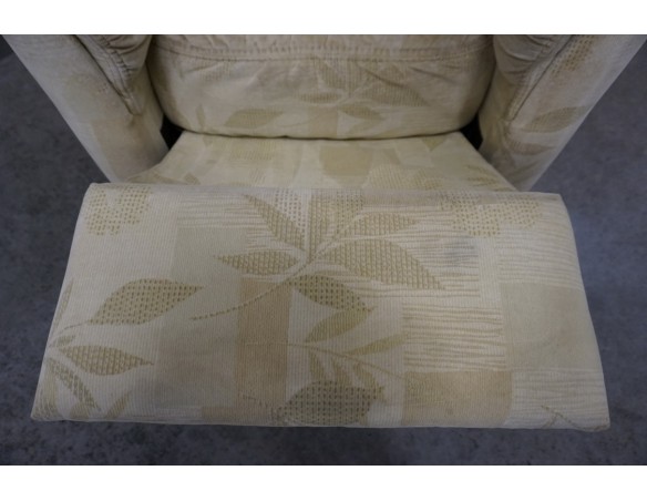 FOTEL ELEKTRYCZNY NA PILOTA MATERIAŁ JASNY FUNKCJA POMOCY WSTAWANIA 3w1