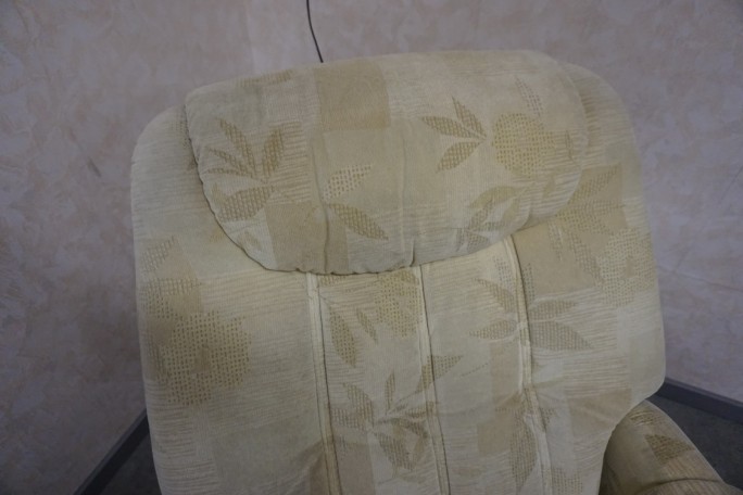 FOTEL ELEKTRYCZNY NA PILOTA MATERIAŁ JASNY...