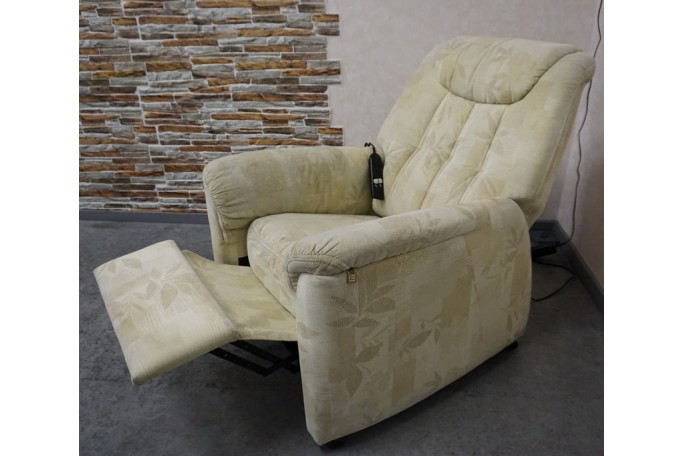 FOTEL ELEKTRYCZNY NA PILOTA MATERIAŁ JASNY...