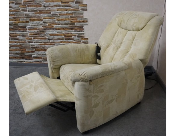 FOTEL ELEKTRYCZNY NA PILOTA MATERIAŁ JASNY FUNKCJA POMOCY WSTAWANIA 3w1