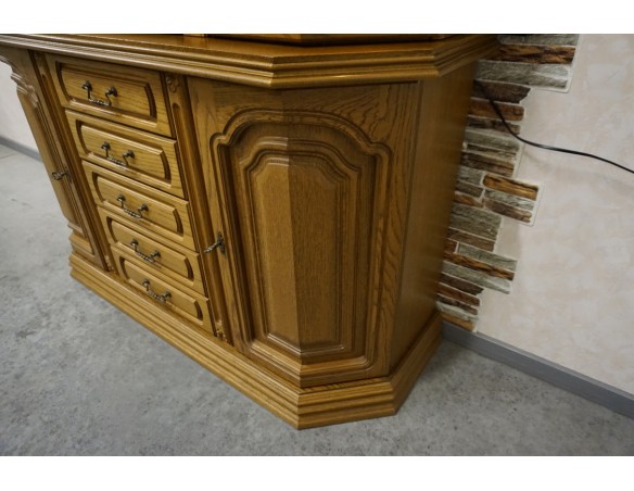 WITRYNA Z KOMODĄ PODŚWIETLANA SZER. 135 CM